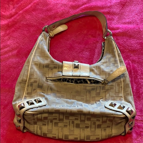 Guess purse - Picture 2 of 3
